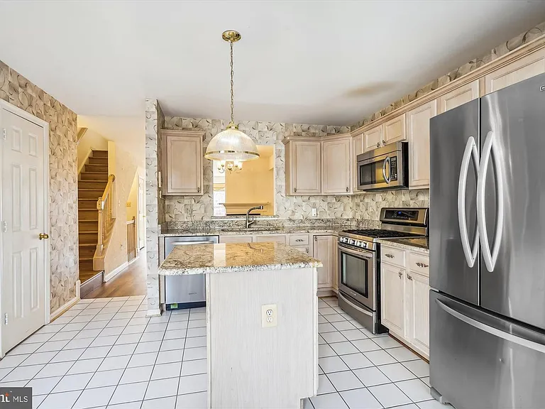 2409 Simpkins Farm Dr — Photo 14