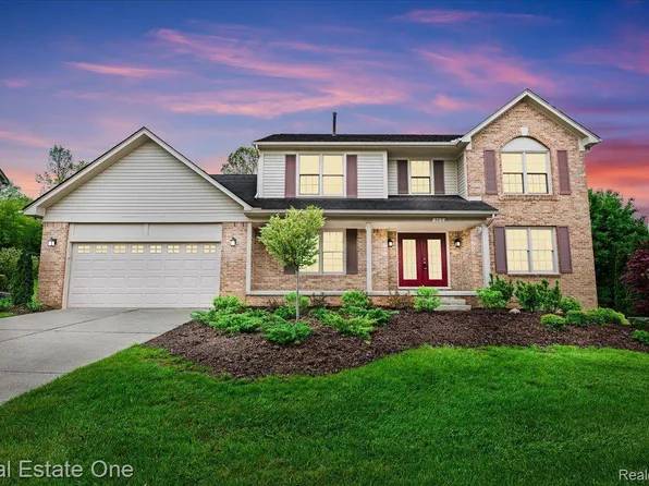 585 Dorchester Way, Milford, MI 48381