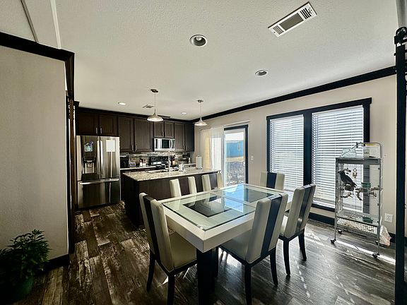 4th image of 1405 Mink Loop #207