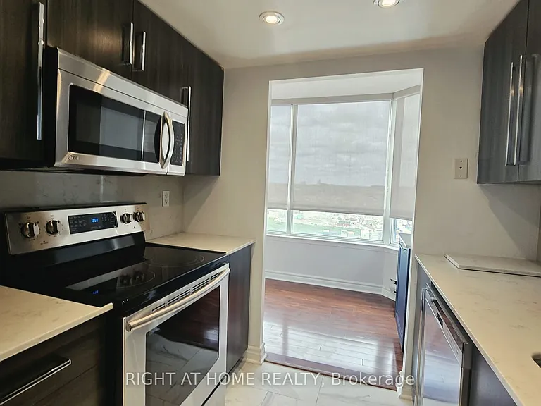 550 Webb Dr #914 — Photo 15