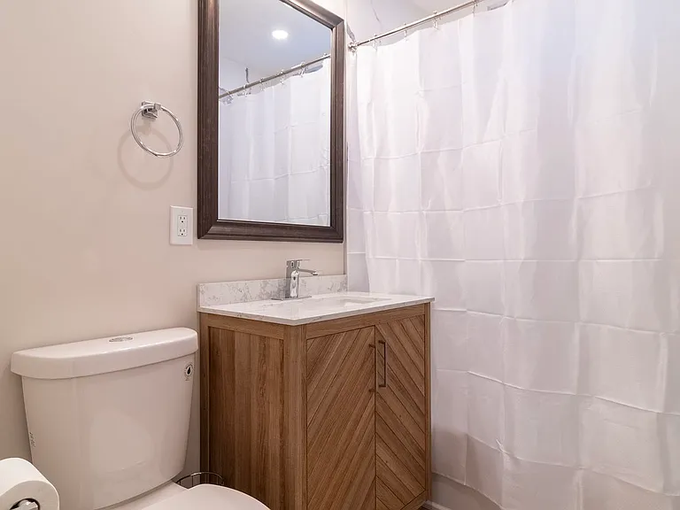41 Brook St #D — Photo 9