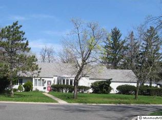 2 Blossom Rd, Rumson, NJ 07760