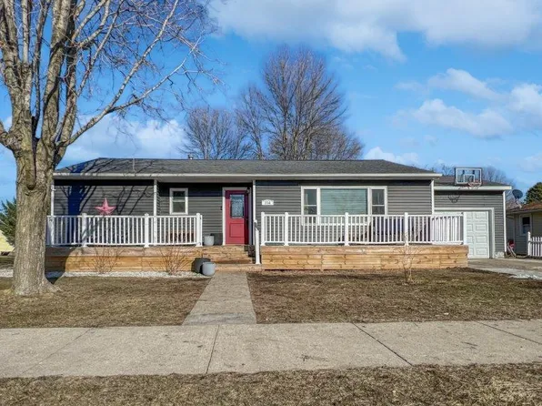 114 S 6th Ave E, Truman, MN 56088