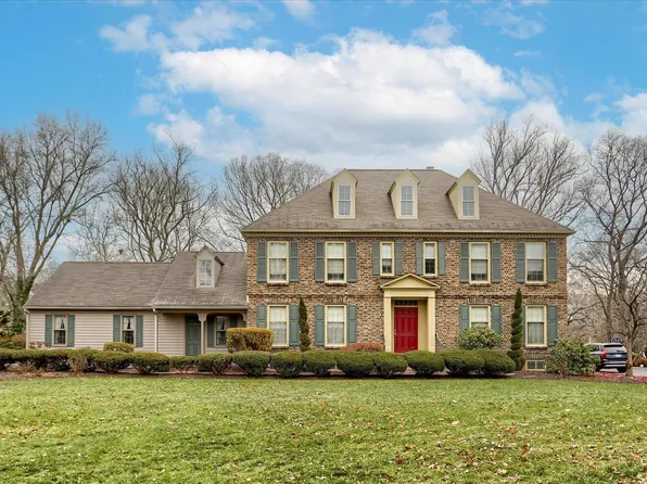 275 E Lauer Ln, Camp Hill, PA 17011