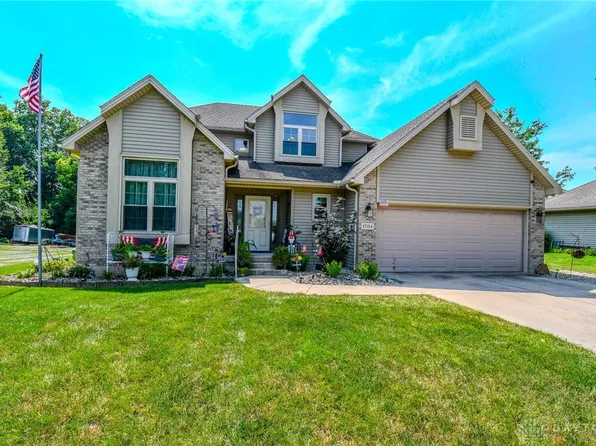 1704 Echo Lake Dr, Piqua, OH 45356