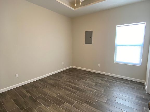 4th image of 1709 Angelina Dr #1