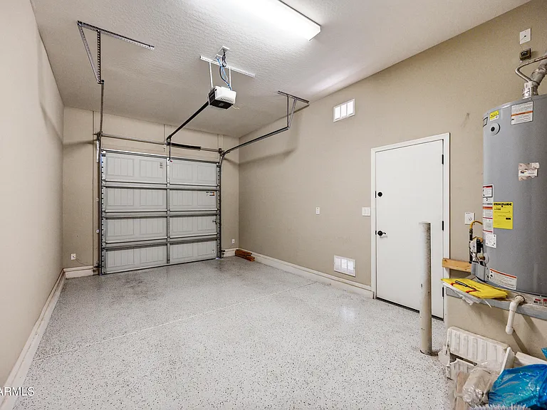 1930 E Horseshoe Dr — Photo 9