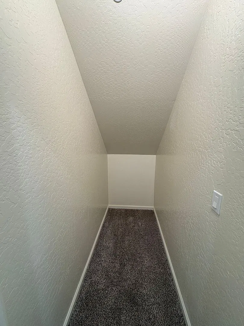 Two-story home in NW Visalia home Available Now! — Photo 2