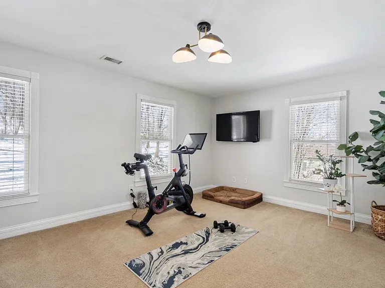 156 N Berwick Ln — Photo 23