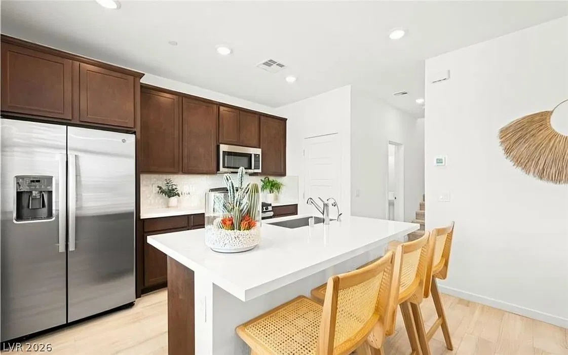 3 bed, 2.5 bath, 1445 sqft, $1,995 — Photo 3