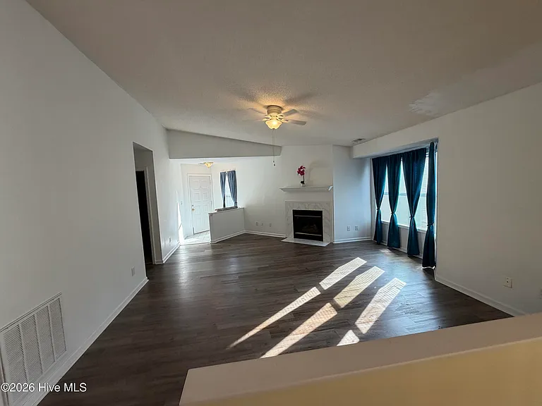 2591 Thackery Rd #E — Photo 20