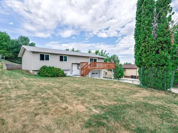 409 Lariat Dr, Spearfish, SD 57783