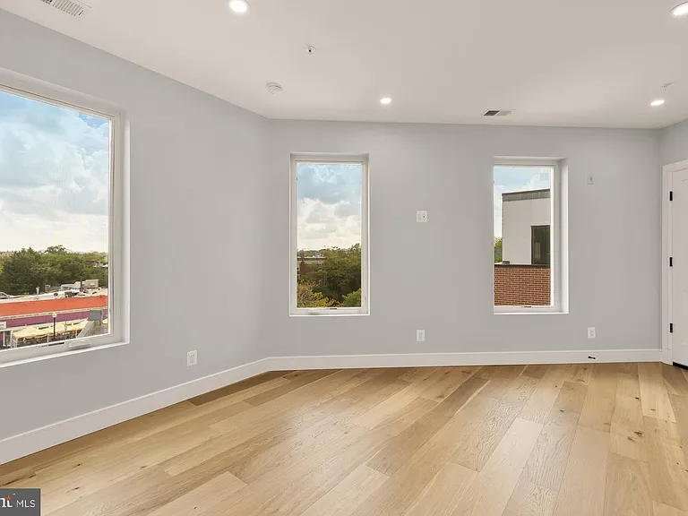 3215 Mount Pleasant St NW #401 — Photo 9