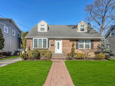 122 Bushwick Avenue, Merrick, NY, 11566