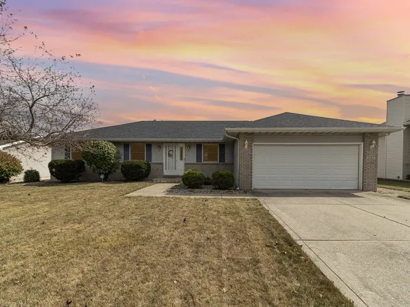 1285 W 97th Ln, Crown Point, IN 46307