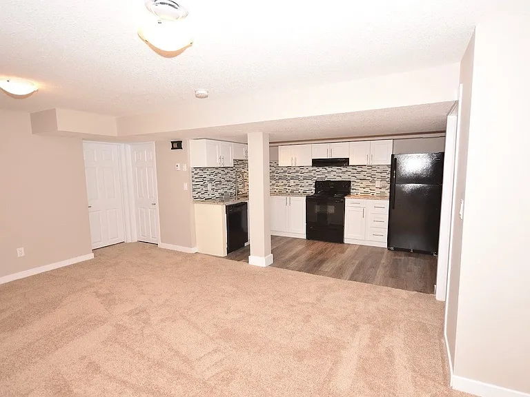 8504 135a Ave NW — Photo 5
