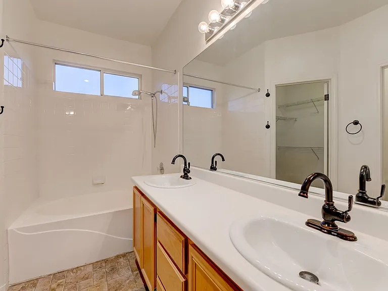 998 Veranda View Ave — Photo 9