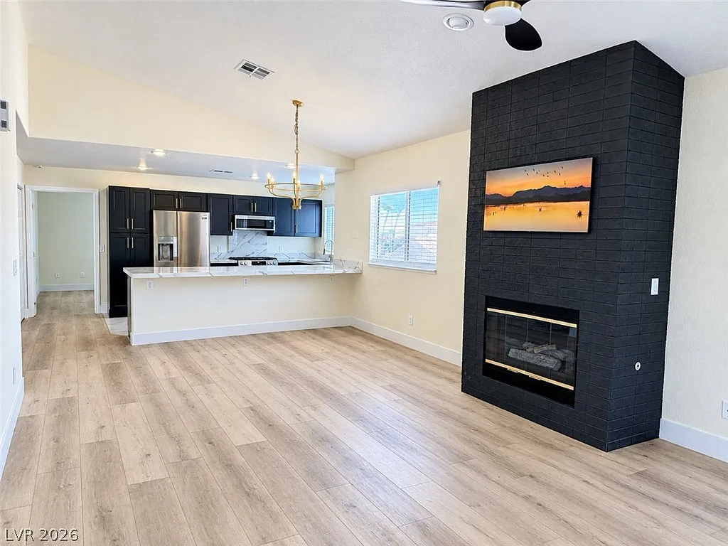 3327 Erva St — Photo 2
