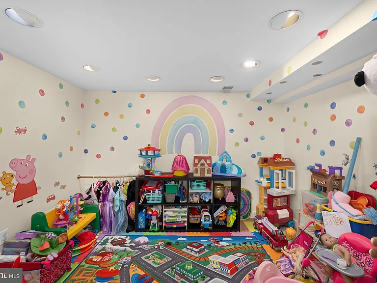 2929 Stuart Dr — Photo 20