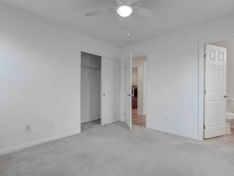 985 Noah Valley St — Photo 25