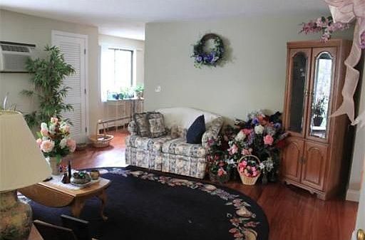 4th image of 2110 Skyline Dr Unit 10