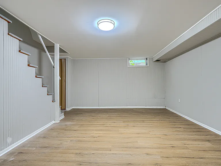 7842 Saint Boniface Ln — Photo 12