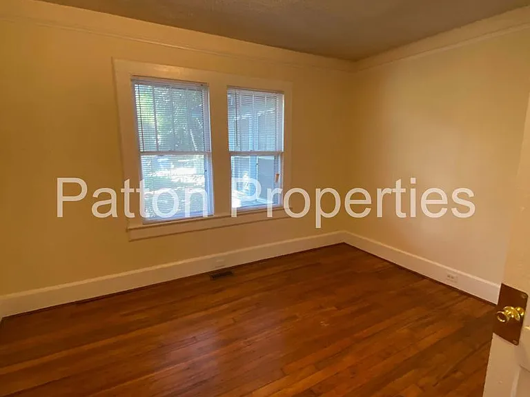 2221 Greene St — Photo 8