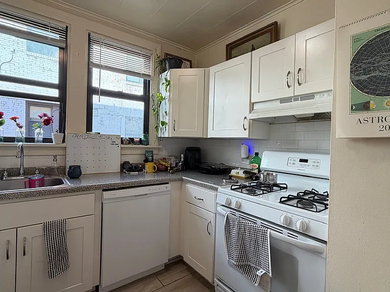 5920 Walnut St #202 — Photo 13
