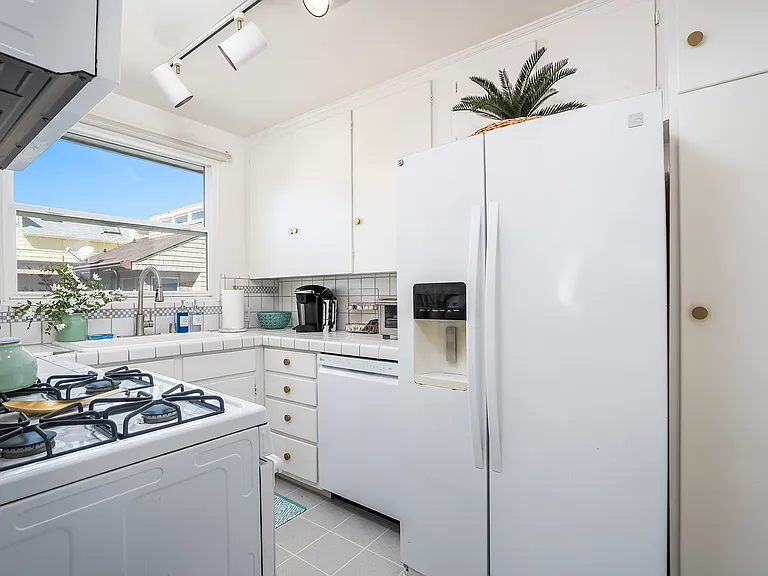 2827 Bayside Ln — Photo 19