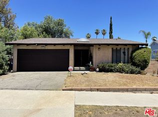 18149 Calvert St, Tarzana, CA 91335