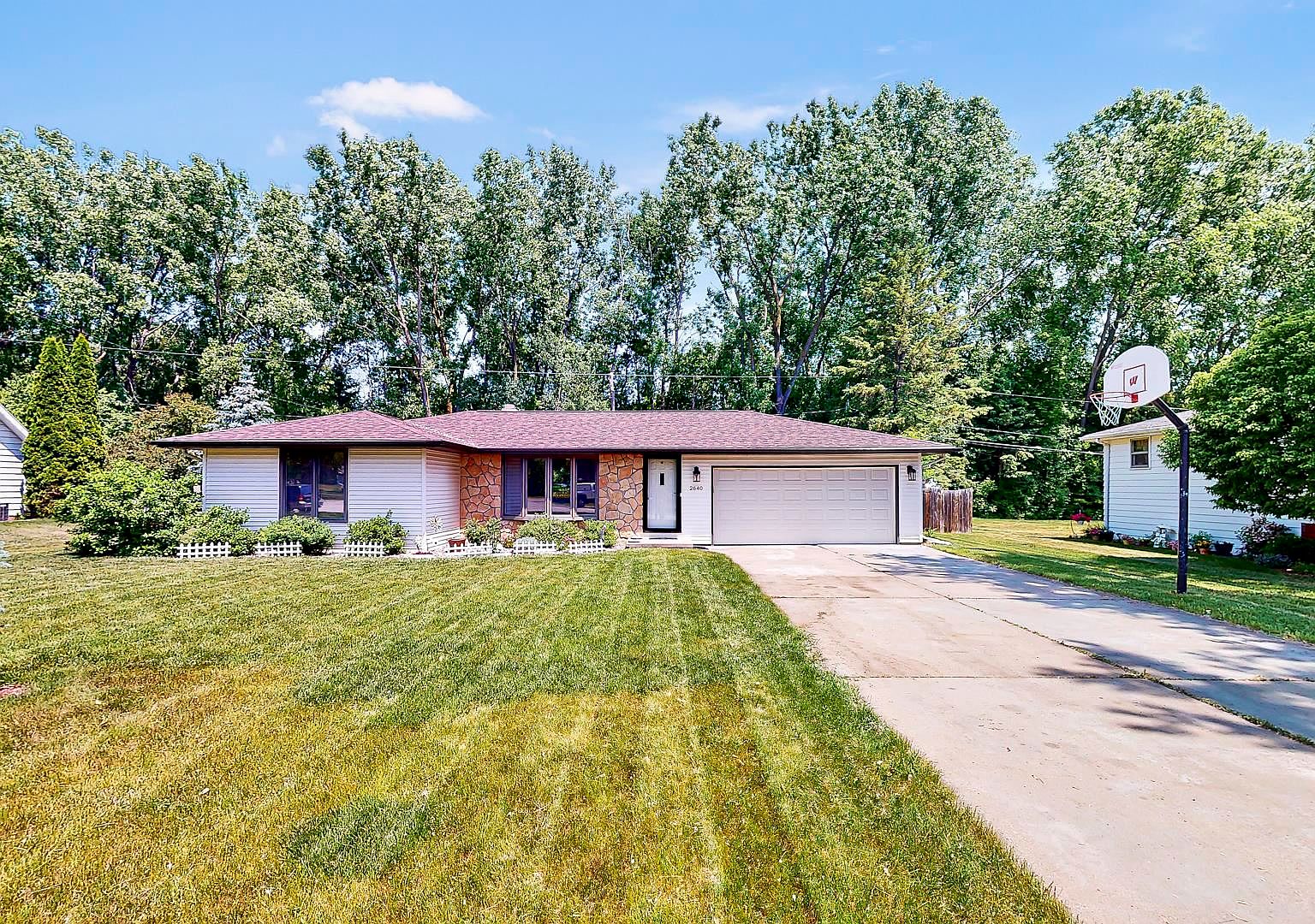 2640 Sunray Ln, Green Bay, WI 54313 Zillow