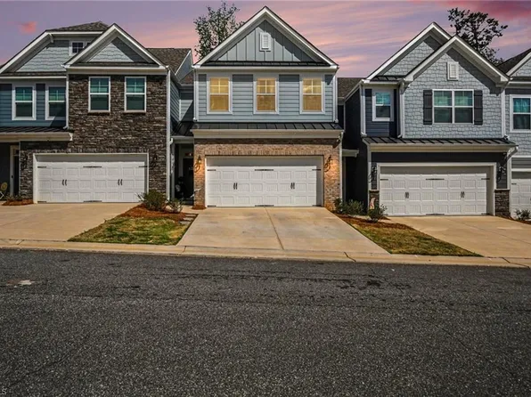 5004 Moonlight Ridge Dr, Greensboro, NC 27455