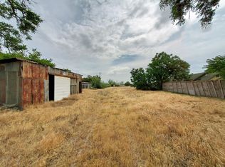1843 W Whitesbridge Ave, Fresno, CA 93706