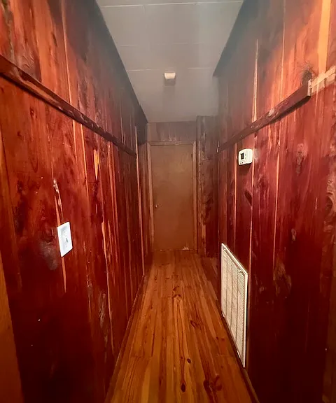 2702 Crawford Rd — Photo 10