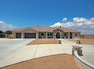 7542 Royal View Ln, Oak Hills, CA 92344