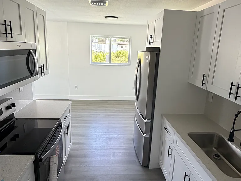 26500 SW 137th Ave — Photo 6