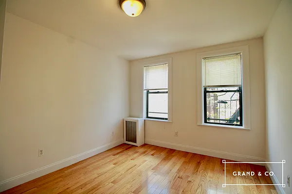 Rented by Grand & Co. | media 10