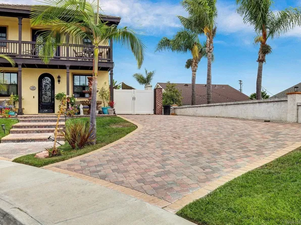 523 Hatherly St, Vista, CA 92083
