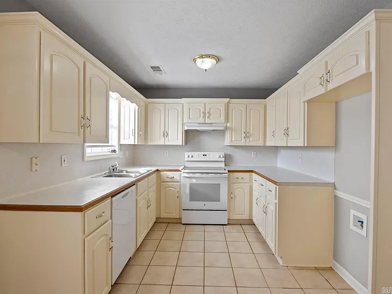 17 Azalea Dr — Photo 10