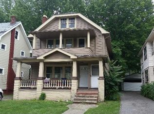 925 Helmsdale Rd, Cleveland Heights, OH 44112