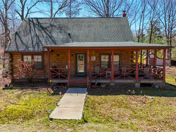 176 Kennel Ct, Bumpass, VA 23024