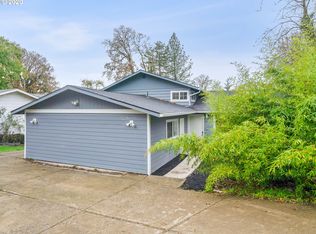 17809 Oatfield Rd, Gladstone, OR 97027