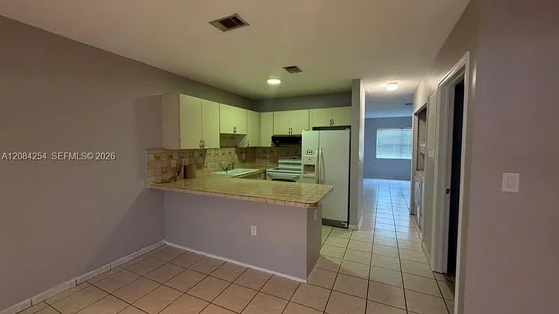 6354 SW 138th Path #1 — Photo 3