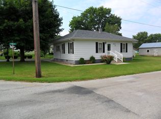 22 E Owen St, Ridge Farm, IL 61870