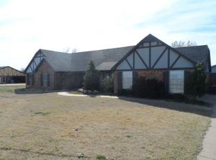 3807 N Park Ln, Altus, OK 73521