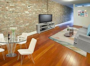637 E 6th St #3R, New York, NY 10009