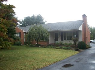 629 Apperson Dr, Salem, VA 24153