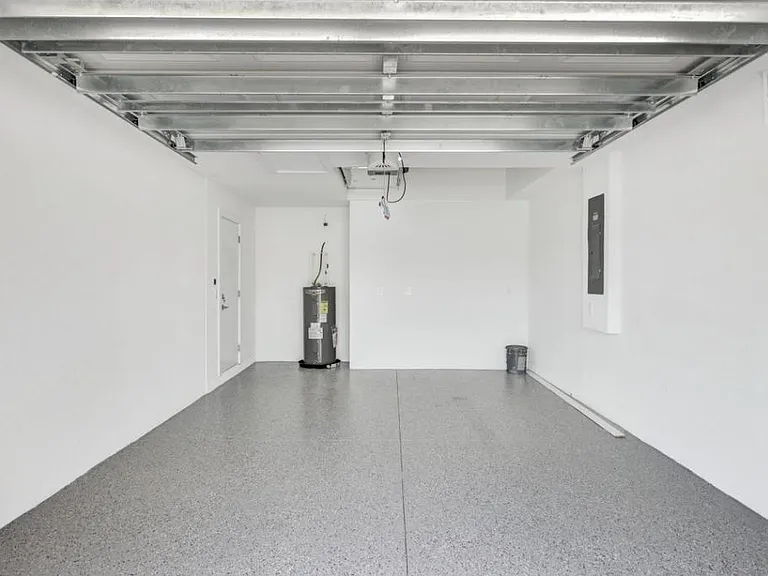 23 NE 16th Pl — Photo 16