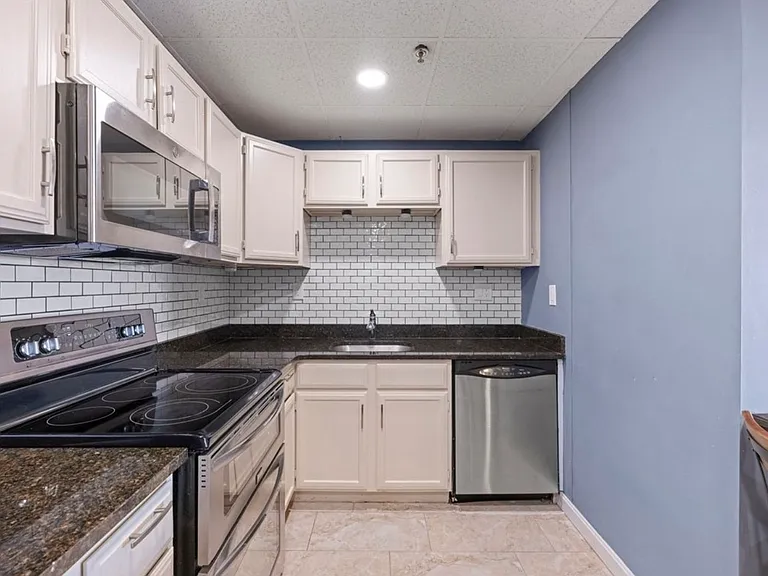 64 Foster St #403 — Photo 17