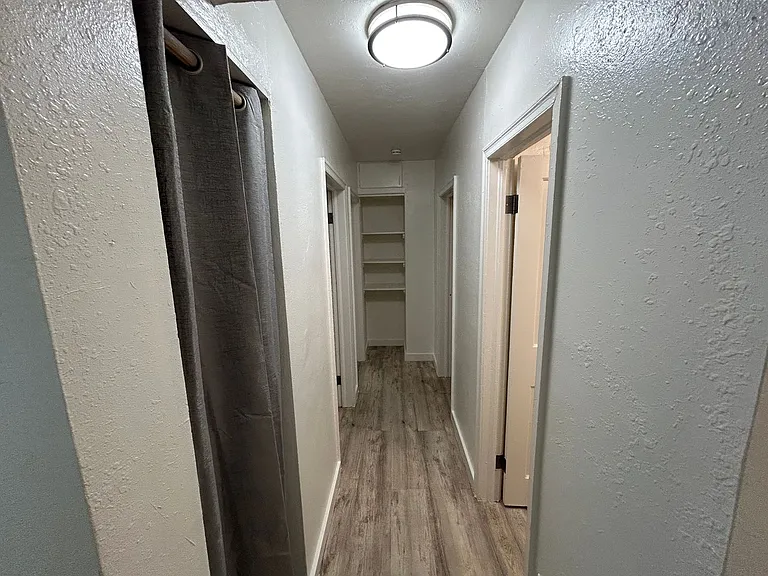 3112 W South Loop Ave — Photo 12